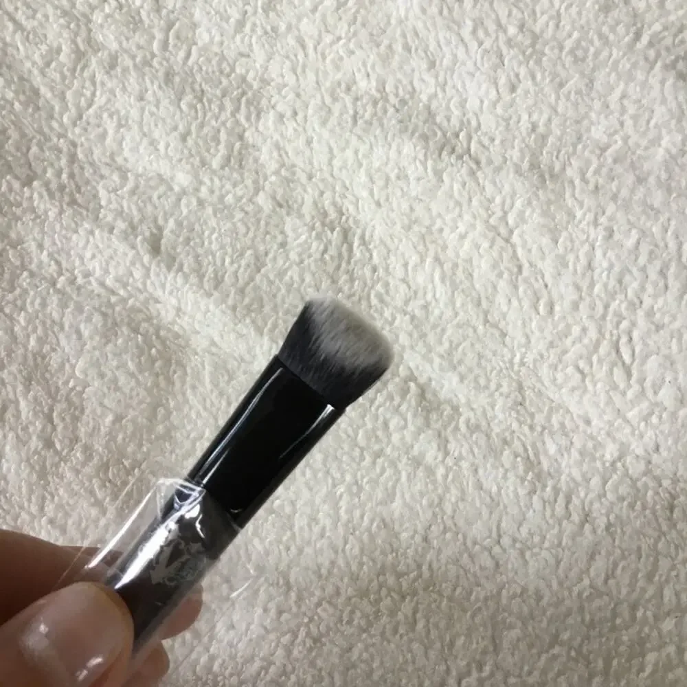 Kat Von D brand kat